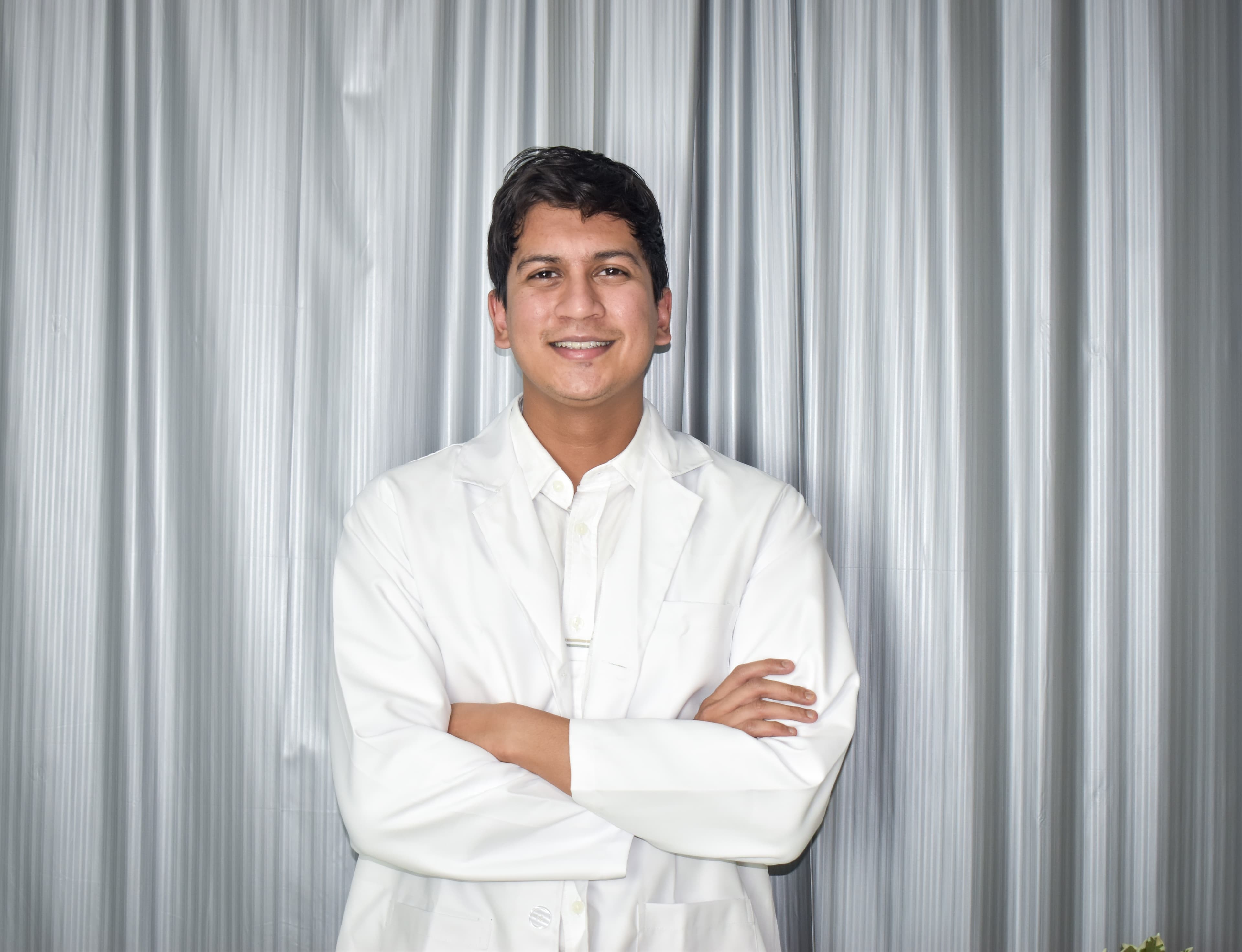 Dr. Vighnesh Kabra, refractive surgeon at Kabra Eye Hospital